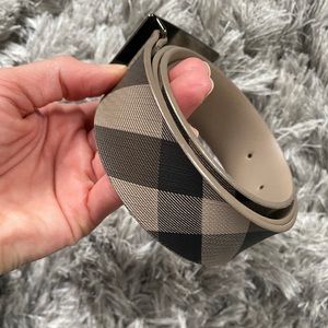 GREY BURBERRY BAG WATCH AND BELT
